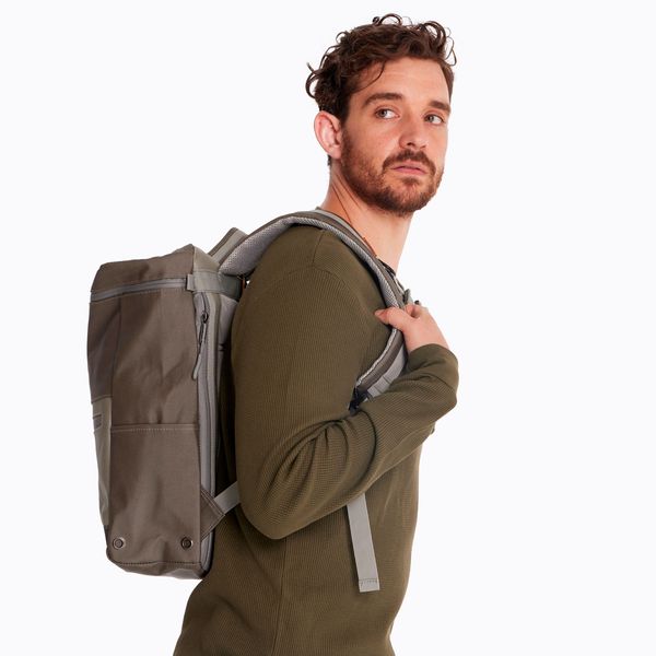 Mochila Unisex Flovi 20L Oliva Merrell