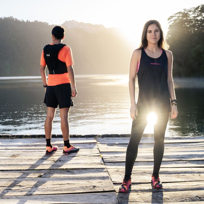 Polera-Mujer-Trail-Running-Edicion-Skyfire-Negro-Merrell