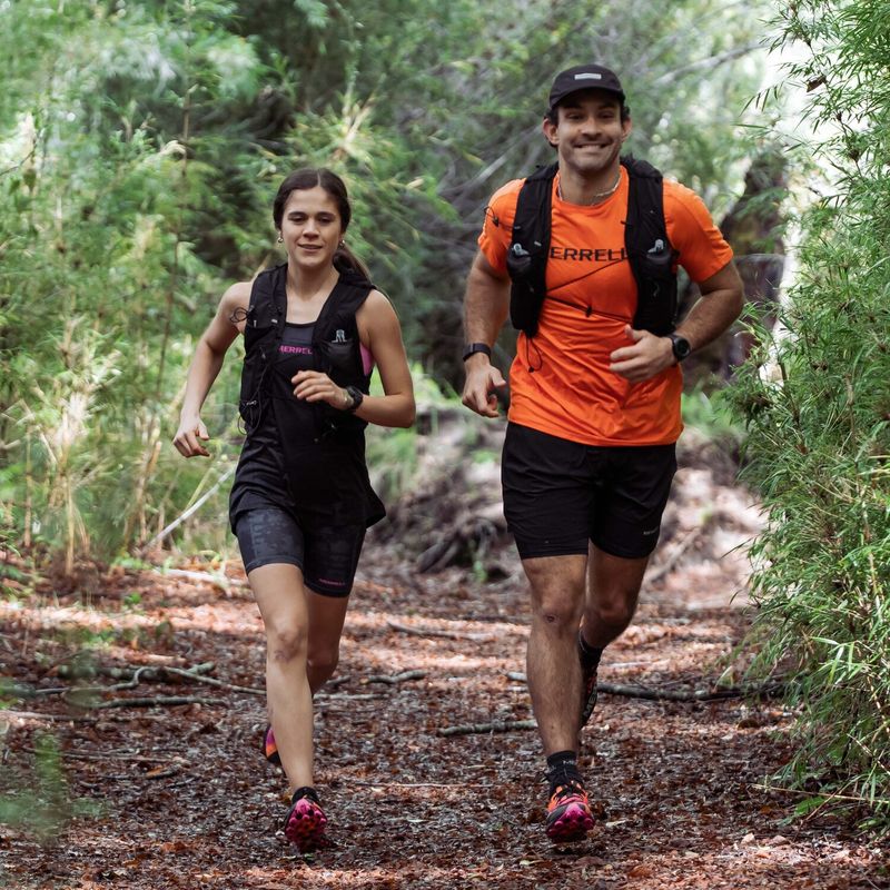 Polera-Mujer-Trail-Running-Edicion-Skyfire-Negro-Merrell