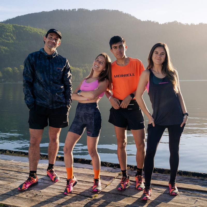 Polera-Mujer-Trail-Running-Edicion-Skyfire-Negro-Merrell